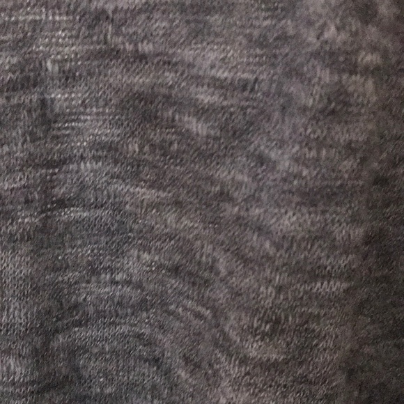 Bundle two Old navy gray tank twist bottom hem & coral tank - Picture 6 of 8